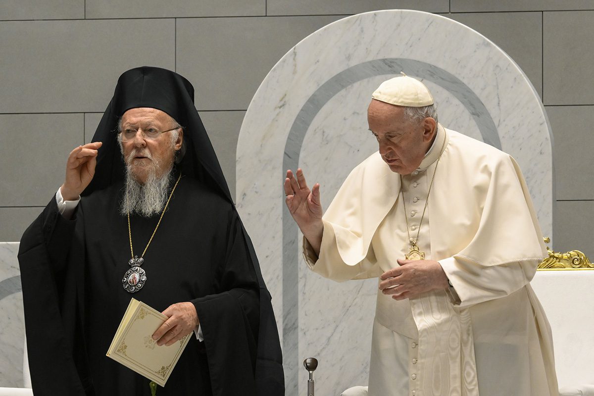 Pope Francis praises Father James Martin during audience with Vatican  communicators - Outreach